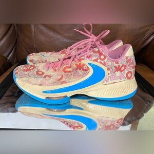 Nike basketball shoes size Men’s 8.5